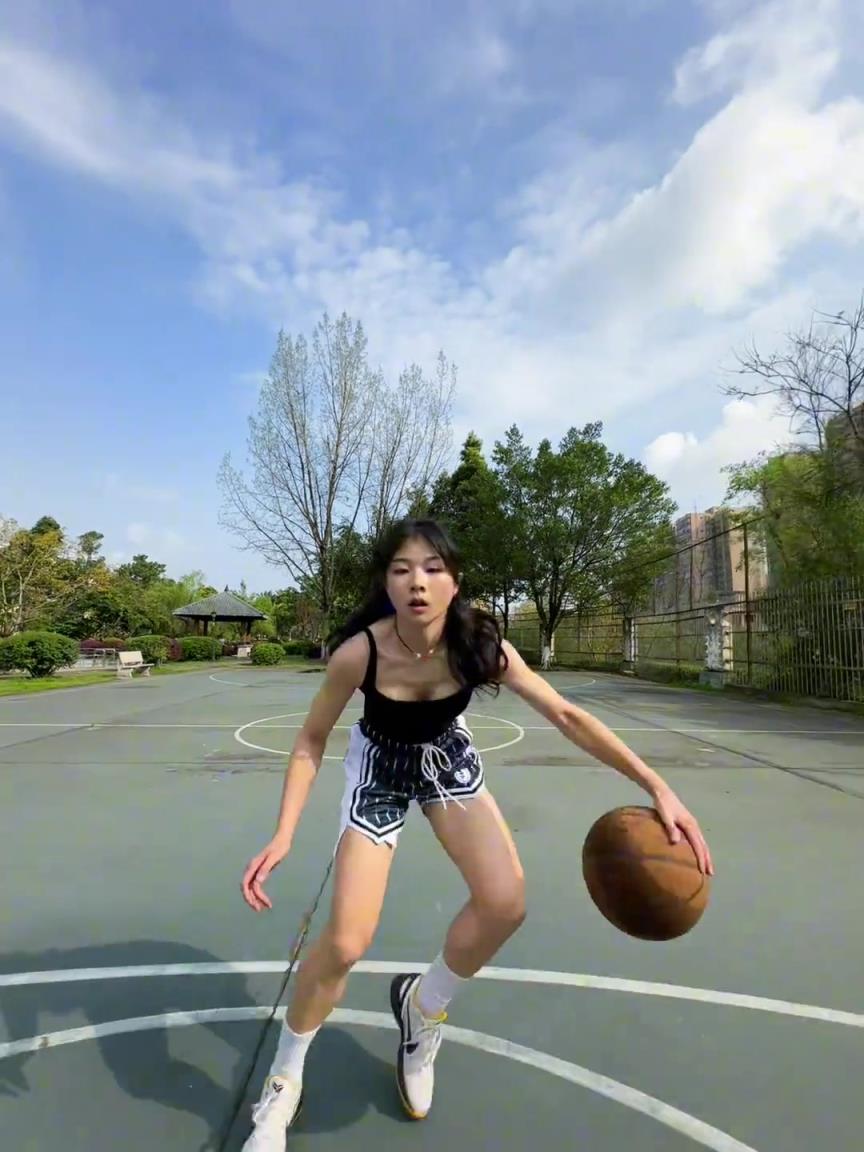 看著有點(diǎn)實(shí)力，敢背打我不？